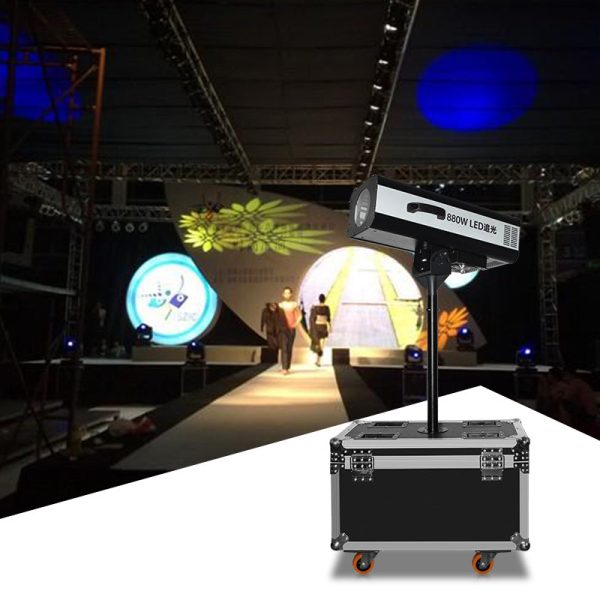 880w-dmx-high-power-double-zoom-led-follow-spot-light-with-flight-case_0.jpg 880w-dmx-high-power-double-zoom-led-follow-spot-light-with-flight-case_0.jpg
